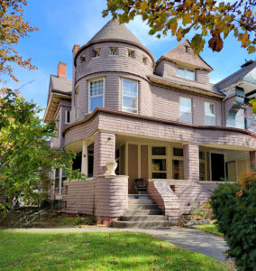 Charming, Regal, and Award-Winning: The Kings Throne Inn and Guest House Receives 2025 Consumer Choice Award for Bed and Breakfast in Toledo